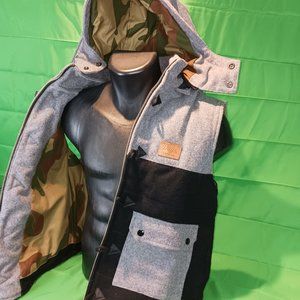 camo coat grey black ways of life S exterior snow with pocket zip no sleeve hood